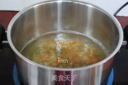 Make Bean sprouts for macaroni step 2
