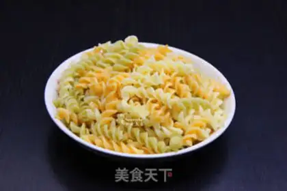 Make Bean sprouts for macaroni step 3