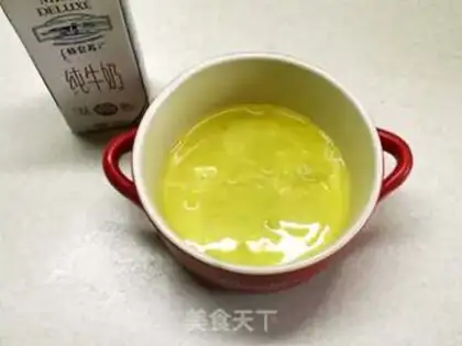 Make Cranberry milk and eggs step 0