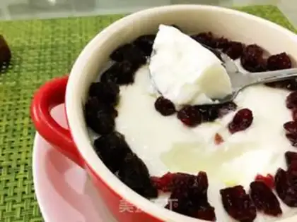 Make Cranberry milk and eggs step 4