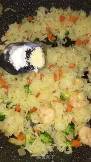 Make Pineapple rice step 8