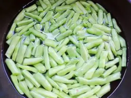Make Garlic beans step 1