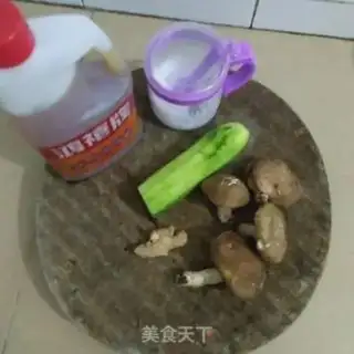 Make Spoon mushroom soup step 0