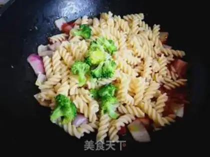 Make Bacon Spiral Italy Noodles step 11