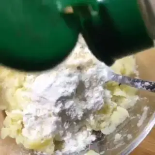 Make Pretzel potatoes step 2