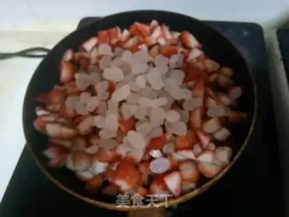 Make Homemade strawberry sauce step 2
