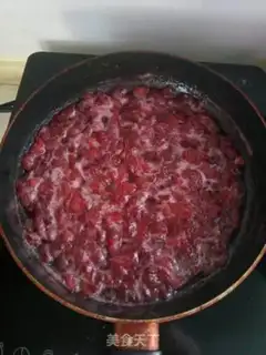 Make Homemade strawberry sauce step 3