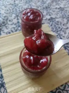 Make Homemade strawberry sauce step 5