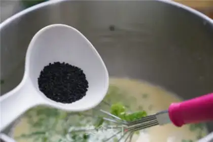 Make Onion sesame pie step 3