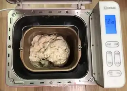 Make Double-coloured ham rolls step 0