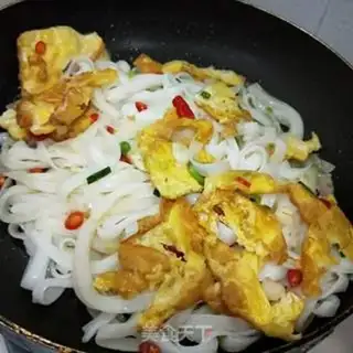 Make Egg fried river powder step 7