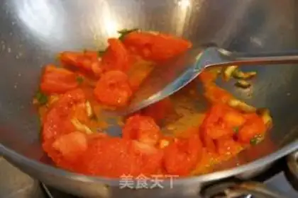 Make Tomato fried eggs step 6
