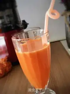 Make Apple carrot juice step 2