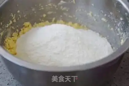 Make Pine Bin cookies step 1