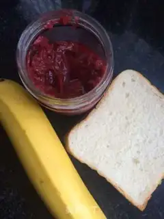 Make Toast banana rolls step 0