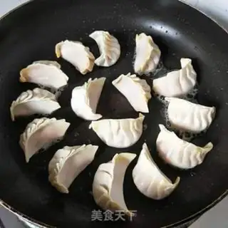 Make Hold on to the omelet step 2