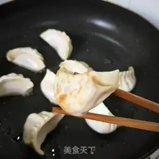 Make Hold on to the omelet step 3