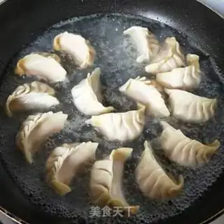 Make Hold on to the omelet step 4
