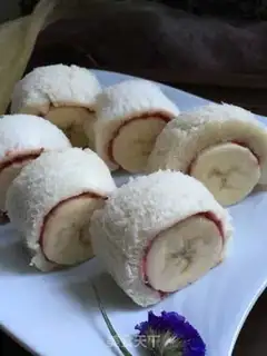 Make Toast banana rolls step 7