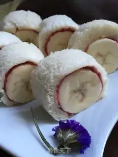 Make Toast banana rolls step 8