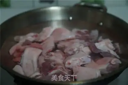 Make Two bean-cooked pig hoof step 1