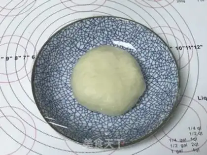 Make Spiral rainbow souffle step 4