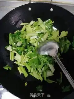 Make Celery fried beans step 2