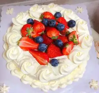 Make Mango with strawberry cake step 24