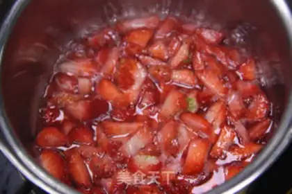 Make Strawberry cake step 9