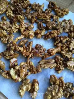 Make Amber walnuts step 7