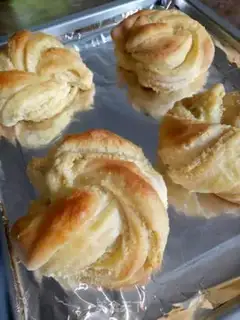 Make Goldbread step 1
