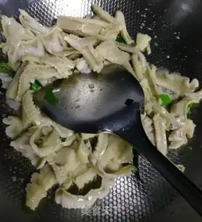 Make Bean sprouts burn cattle step 2