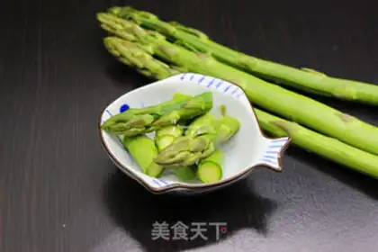Make Nutrient salad and bread step 3