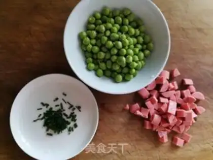 Make Peas and ham sausage step 1