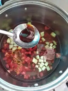Make Western red soup step 3