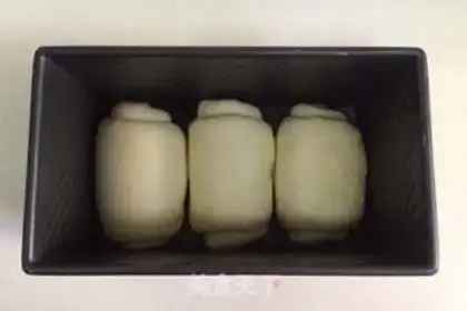 Make Chinese milked toast step 11
