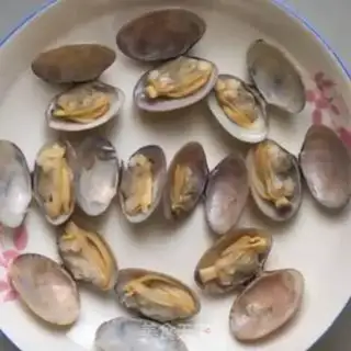 Make Flower clams and eggs step 3