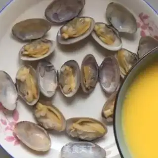 Make Flower clams and eggs step 5