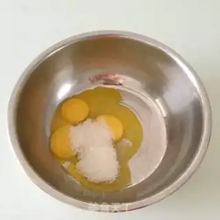 Make Carrot cake step 1
