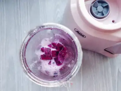 Make Gradually colored yogurt cup step 2