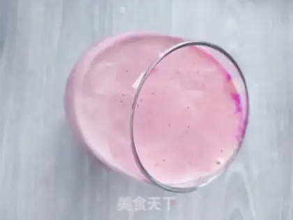 Make Gradually colored yogurt cup step 10