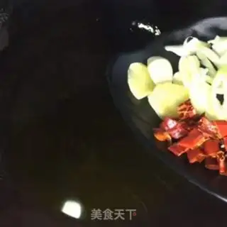 Make Scrambled clams step 1
