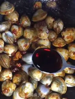 Make Scrambled clams step 4