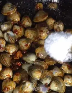 Make Scrambled clams step 5