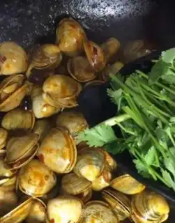 Make Scrambled clams step 6