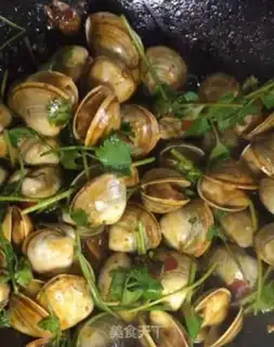 Make Scrambled clams step 7