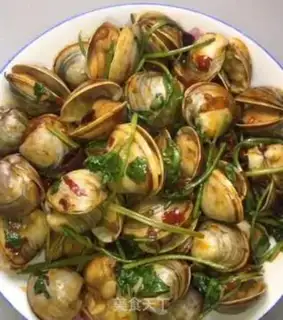 Make Scrambled clams step 8