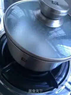 Make Homemade milk tea step 1