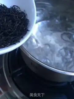 Make Homemade milk tea step 2
