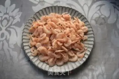 Make Antarctic krill salad step 9